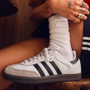 Adidas Sambas - Black/White